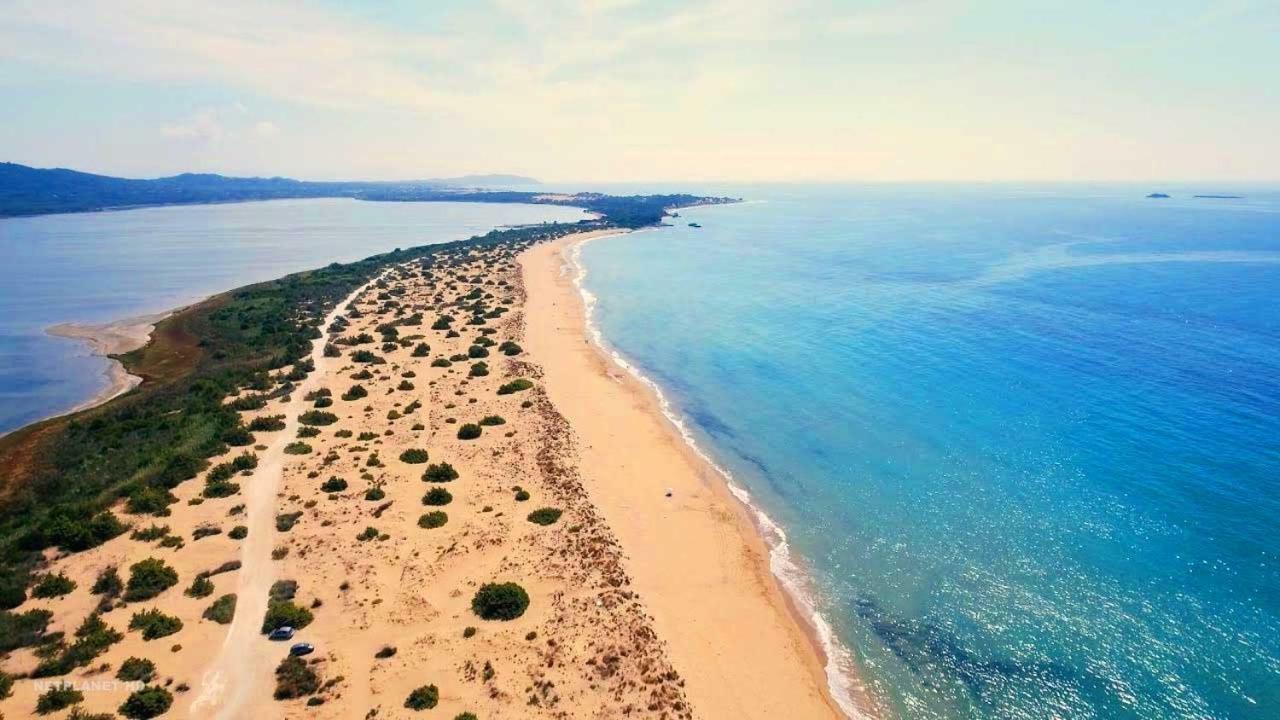 Tetraktys Estate Beachside Υδωρ Agios Matthaios  Екстер'єр фото